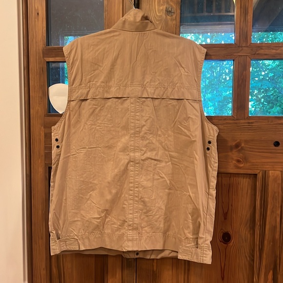 Eddie Bauer Vest😊 - Picture 6 of 12